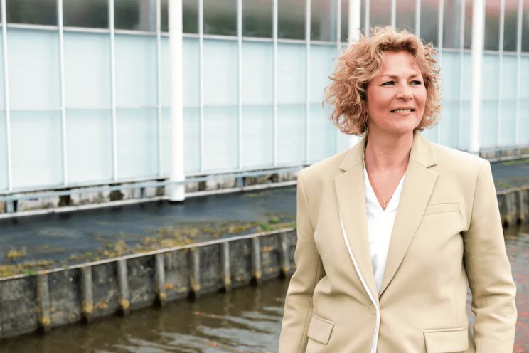 'Minder óver elkaar en meer mét elkaar praten' 'Minder óver elkaar en meer mét elkaar praten'