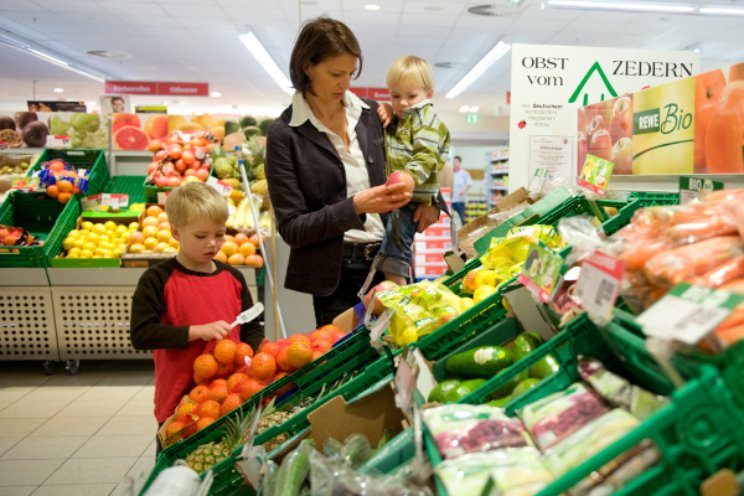 Inflatie EU-landen daalt, maar voedsel blijft duur