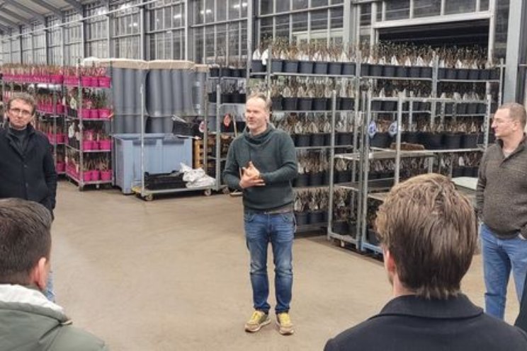 Energiebijeenkomst bij kwekerij trekt volle zaal Energiebijeenkomst bij kwekerij trekt volle zaal