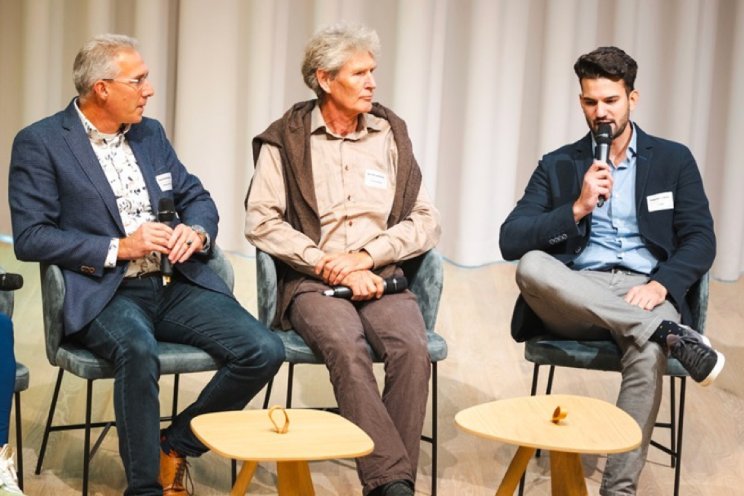 'Kennis uit kas gebruiken in vertical farm' 'Kennis uit kas gebruiken in vertical farm'