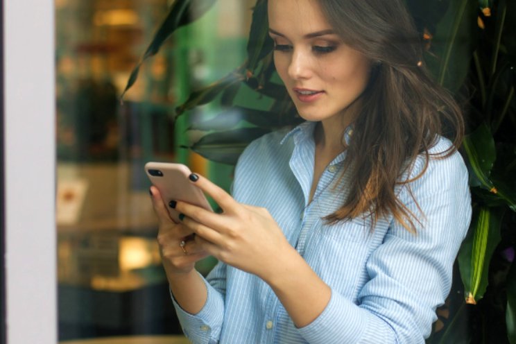 Nederlanders gebruiken hun telefoon langer Nederlanders gebruiken hun telefoon langer