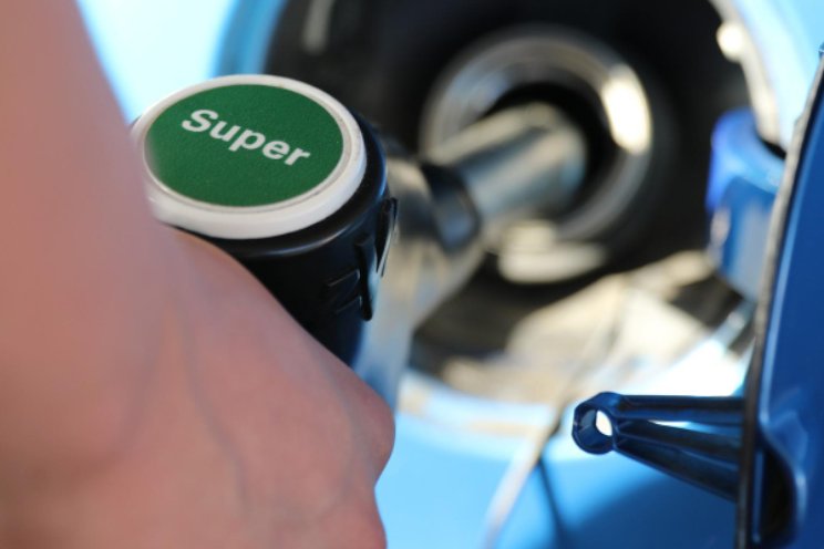 'Goedkopere benzine ten koste van verduurzaming' 'Goedkopere benzine ten koste van verduurzaming'