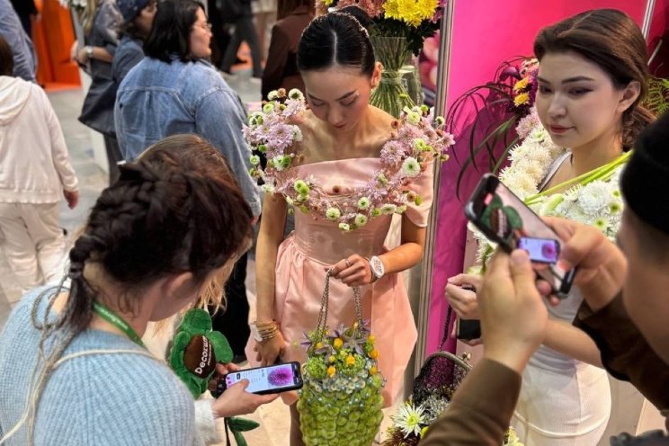 Chrysant trekt volle aandacht in Astana
